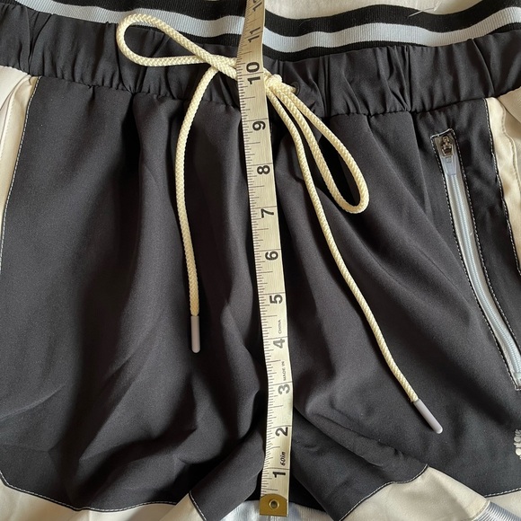 FREE PEOPLE MOVEMENT DRAFT PICK WOMENS SHORTS IN BLACK COMBO SIZE SM… - Picture 11 of 11